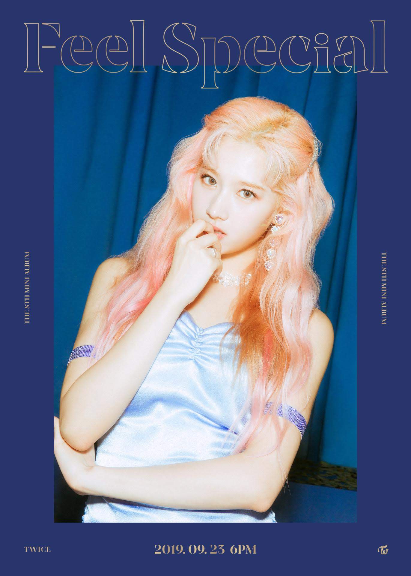 vlive_photo_1568912354746