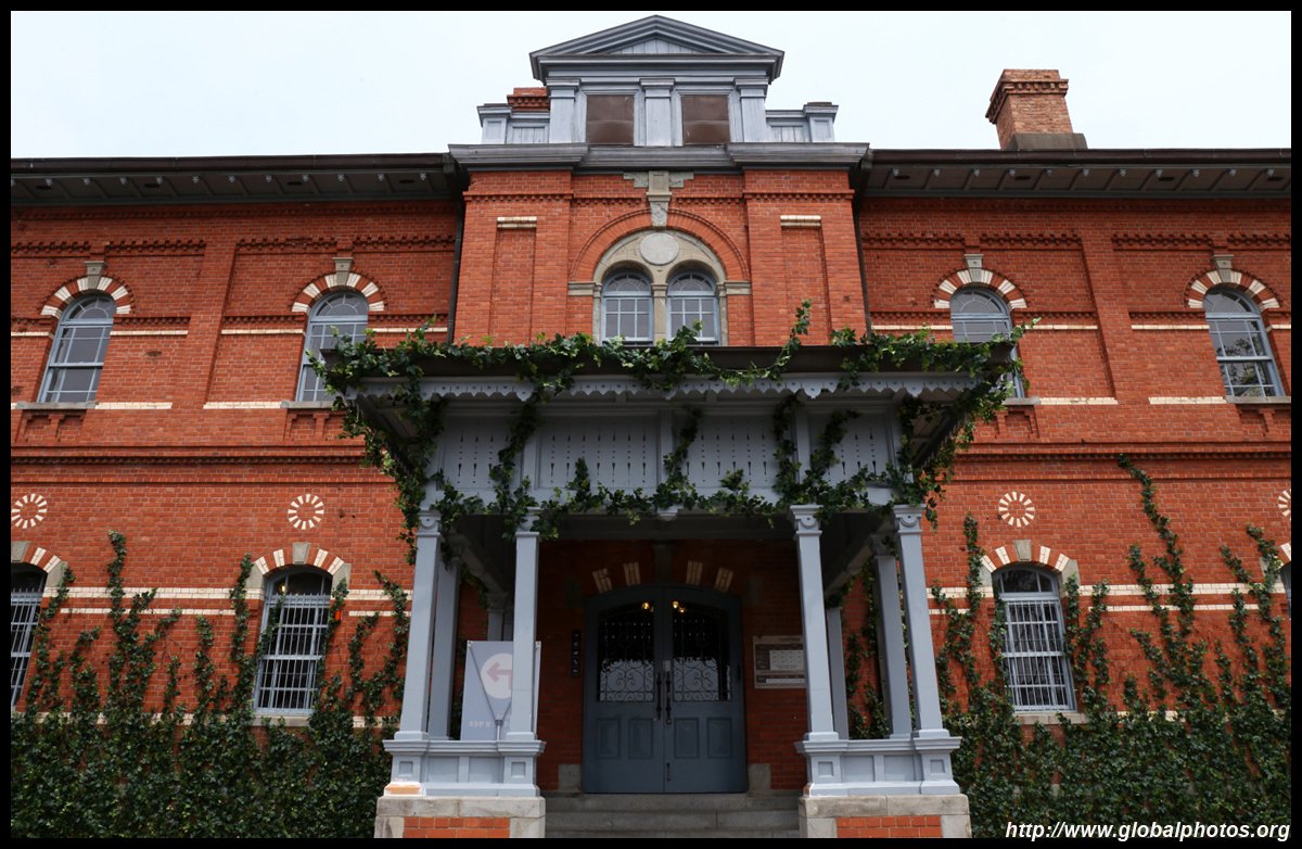 hotel-del-luna-front